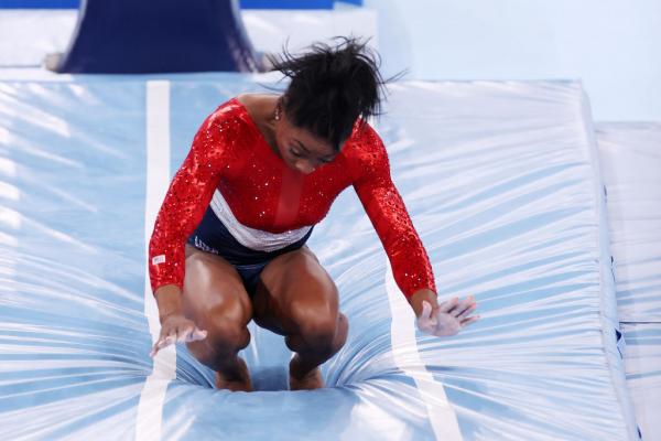 Simone Biles retrasă din finala pe echipe, după o ratare la Jocurile Olimpice de la Tokyo. S-a accidentat la gleznă