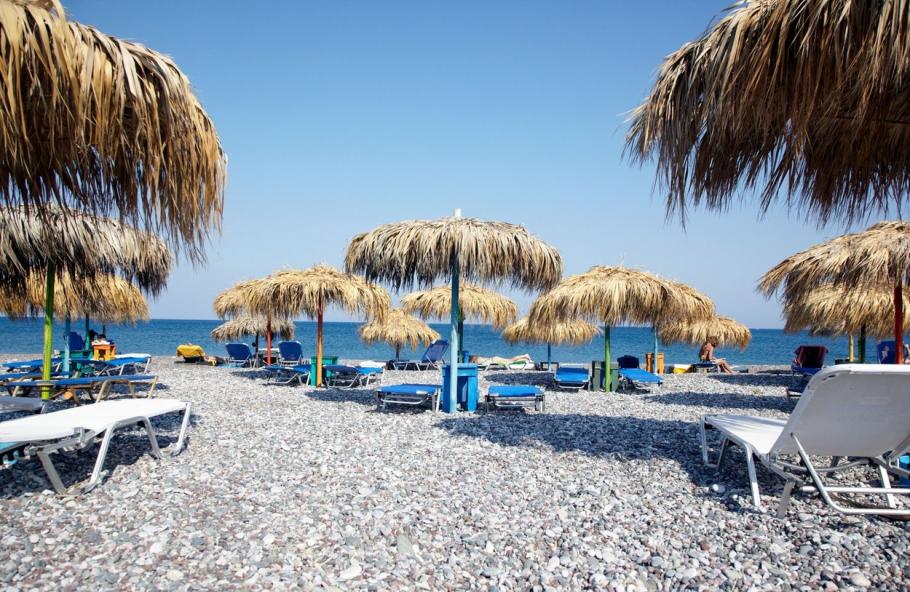 Atenționare MAE pentru românii care merg în Grecia: Cod roșu de caniculă și pericol de incendii. Temperaturile pot depăşi 42°C Plajă pe Insula Rodos, Grecia