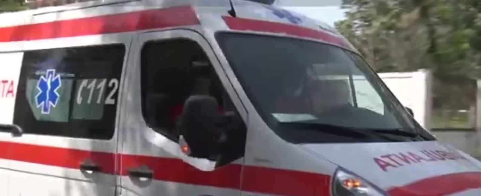 O tânără de 17 ani din Galaţi a murit după ce mama i-a interzis să fie cu bărbatul iubit. Medicii de pe Ambulanţă au împietrit când i-au descoperit vânătăile de pe corp