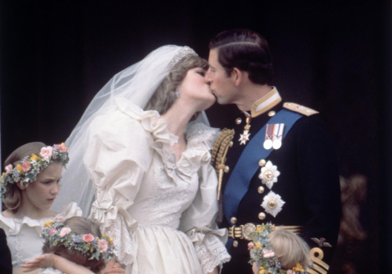 Fotografie de la nunta Prinţului Charles cu Prinţesa Diana