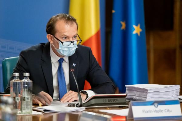 Premierul României Florin Cîţu, în timpul unei şedinţe de Guvern