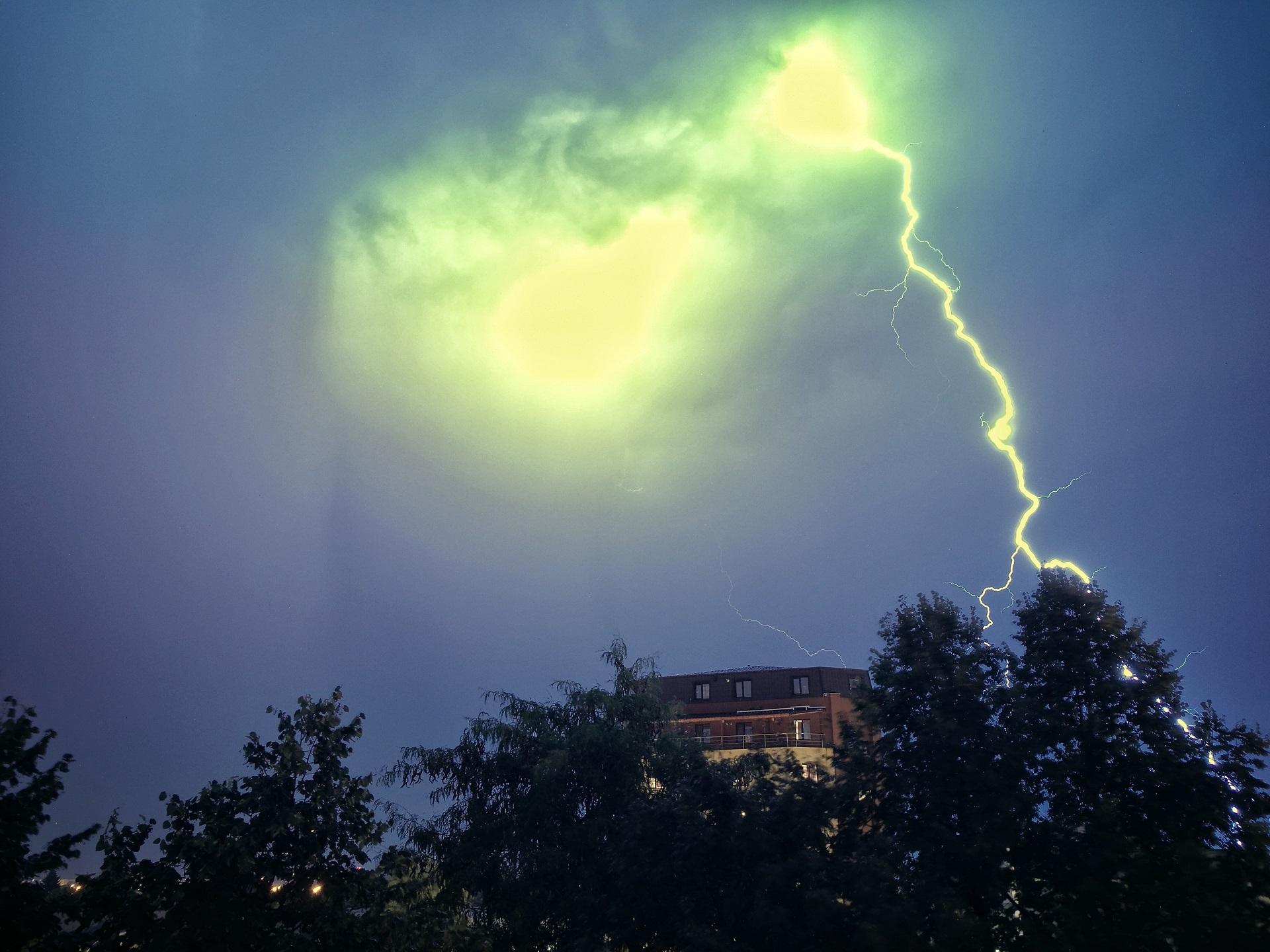 Furtună puternică în București