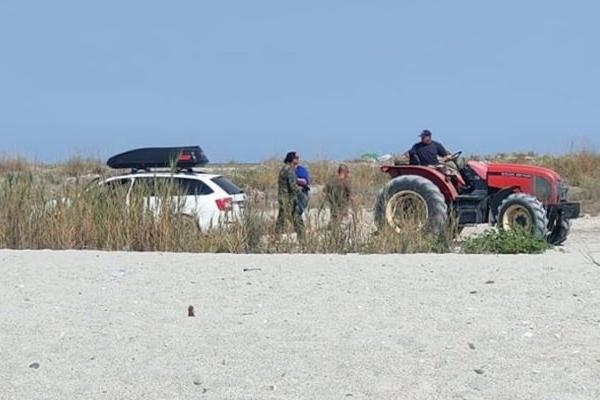 Ce a pățit un turist român care a intrat cu mașina pe plajă, în Halkidiki