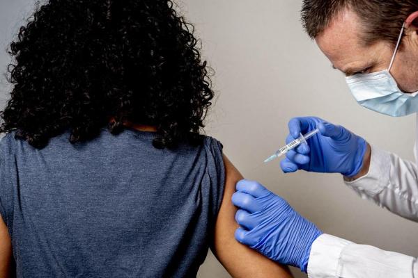 AstraZeneca îşi analizează opţiunile în privinţa vaccinului său pentru Covid-19 şi se aşteaptă la mai multă claritate spre sfârşitul anului