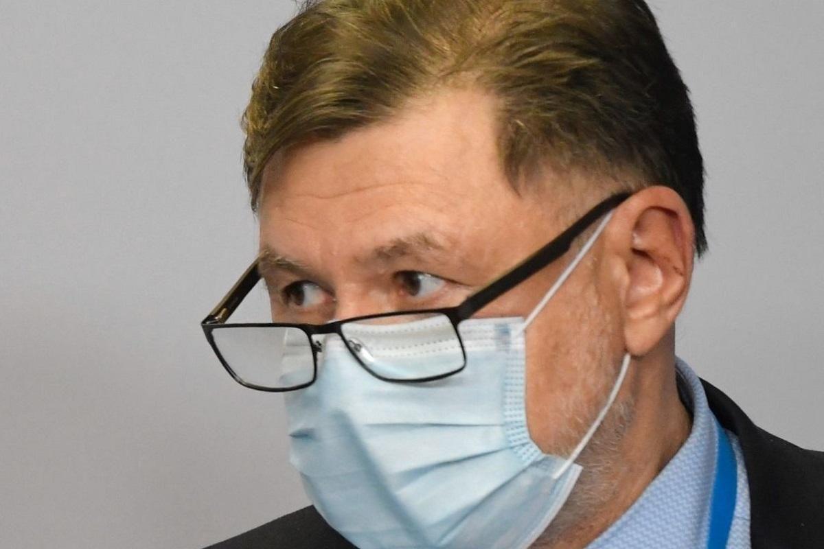 Alexandru Rafila: Persoanele care au avut COVID, dar sunt nevaccinate, se pot infecta cu tulpina indiană Alexandru Rafila: Persoanele care au avut COVID, dar sunt nevaccinate, se pot infecta cu tulpina indiană