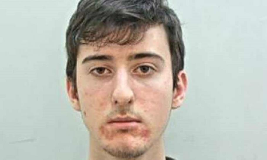 Britanicul care a ucis un adolescent de 18 ani, înjunghiindu-l de 128 de ori, a stat doar două ore în închisoare Brian Healless l-a ucis pe Alex Davies cu 128 de lovituri de cuţit