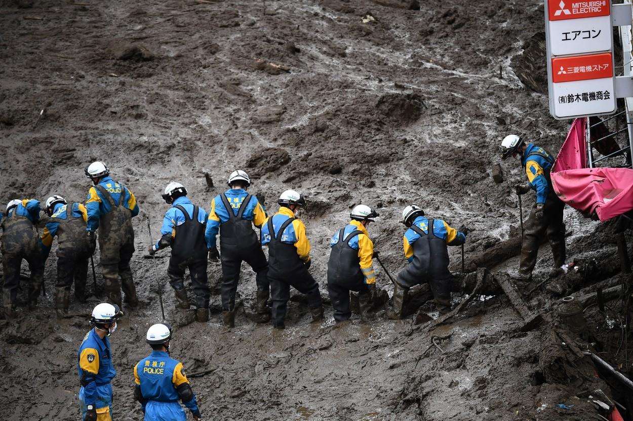 80 de persoane, date dispărute în urma alunecărilor de teren, "ca un tsuami", din Japonia