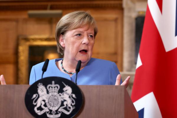 Angela Merkel vrea primirea în UE a șase țări din Balcanii de Vest, din motive strategice