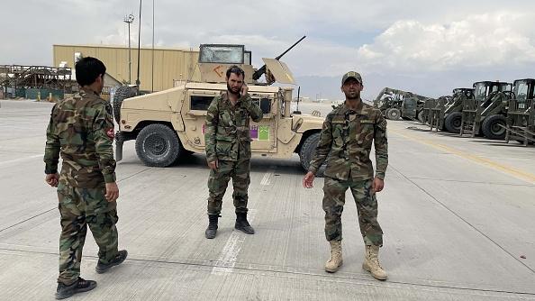 Americanii au părăsit baza Bagram în toiul nopții fără a-i anunța pe oficialii afgani. Ce a lăsat în urmă armata SUA
