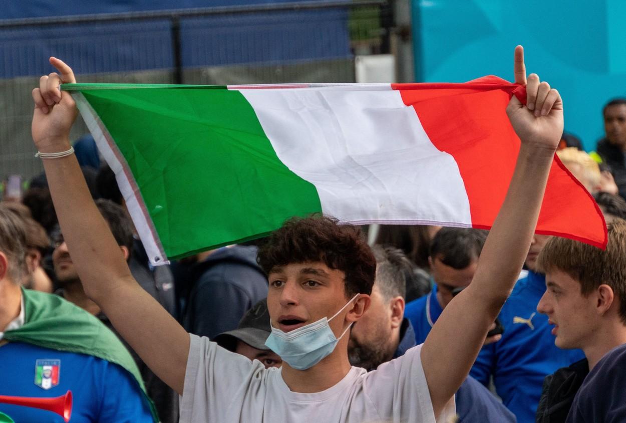 Italienii au sărbătorit pe străzile din Roma calificarea în finala Euro-2020