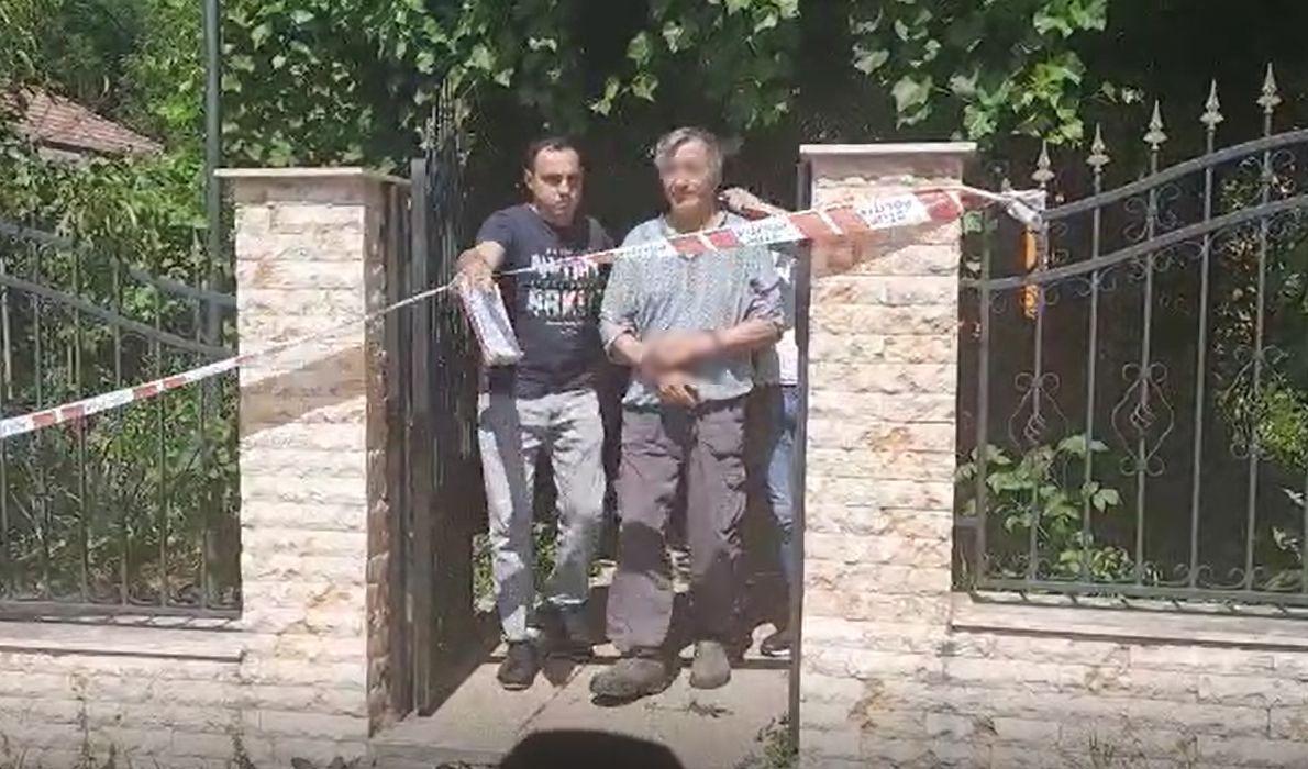 Un argeșean și-a ucis soția, apoi s-a ascuns în podul casei. În fața jurnaliștilor, bărbatul a făcut o afirmație șocantă: ”Am ucis-o de plăcere”