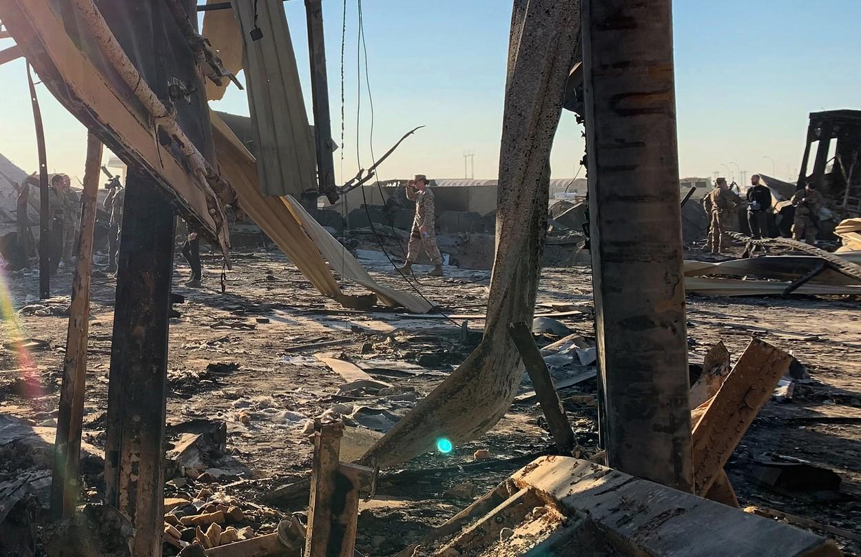 Atac masiv cu rachete împotriva unei baze aeriene a forţelor americane din Irak, soldat cu doi răniţi Atac masiv cu rachete împotriva unei baze aeriene a forţelor americane din Irak, soldat cu doi răniţi