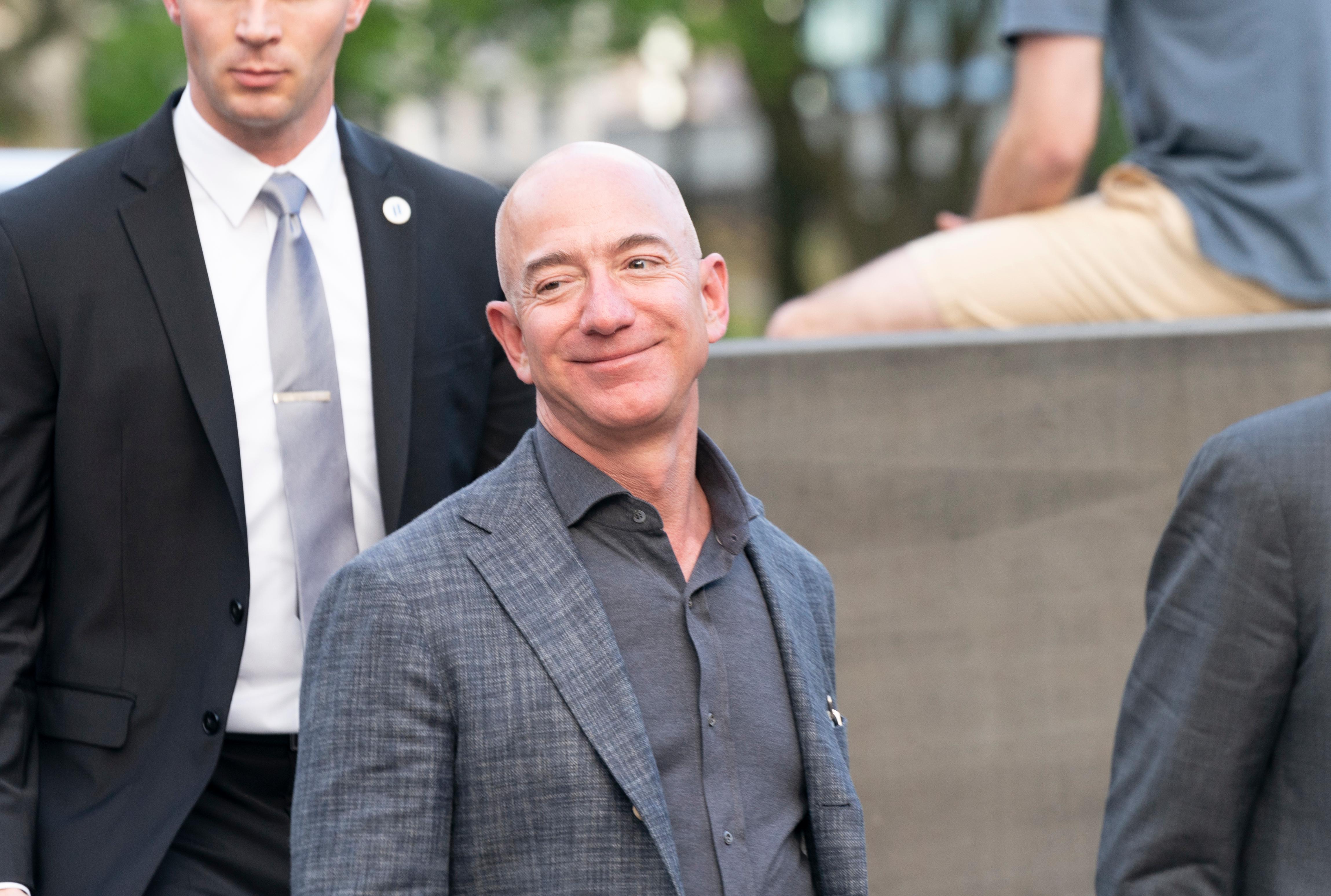 Jeff Bezos este mai bogat ca oricând. Averea sa a ajuns la 211 miliarde $