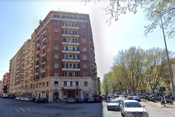 Românul lucra în podul unui apartament din Roma în momentul în care podeaua s-a surpat sub el