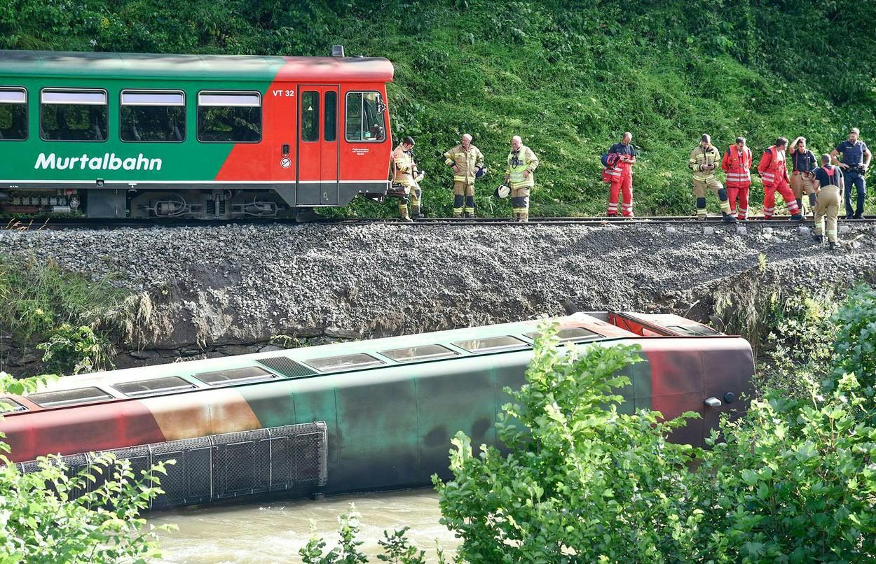 Un tren a deraiat  a căut într-un râu, în Austria