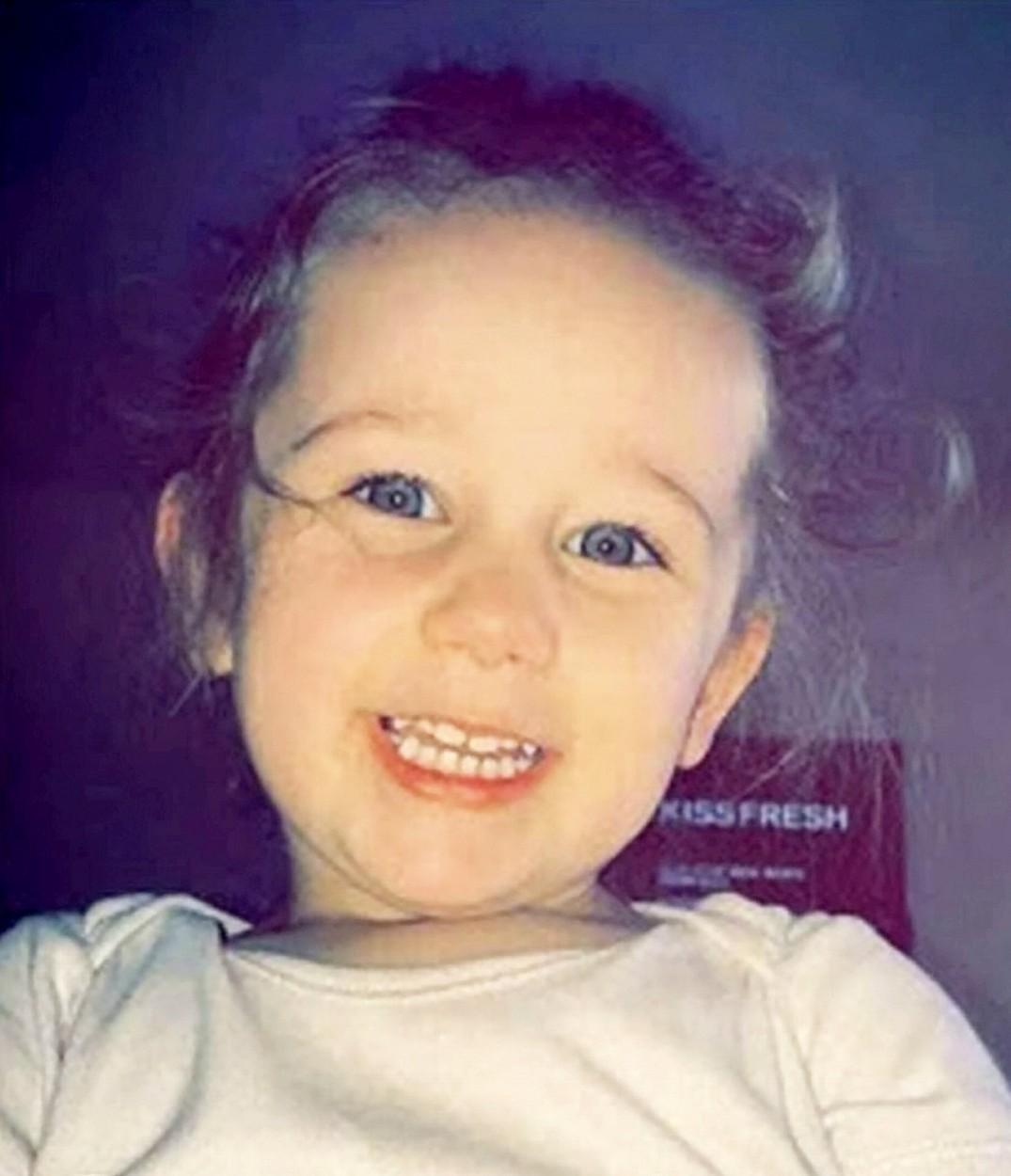 Fetiţa a fost ucisă de mama ei pentru că a deranjat-o în timpul unei partide de amor