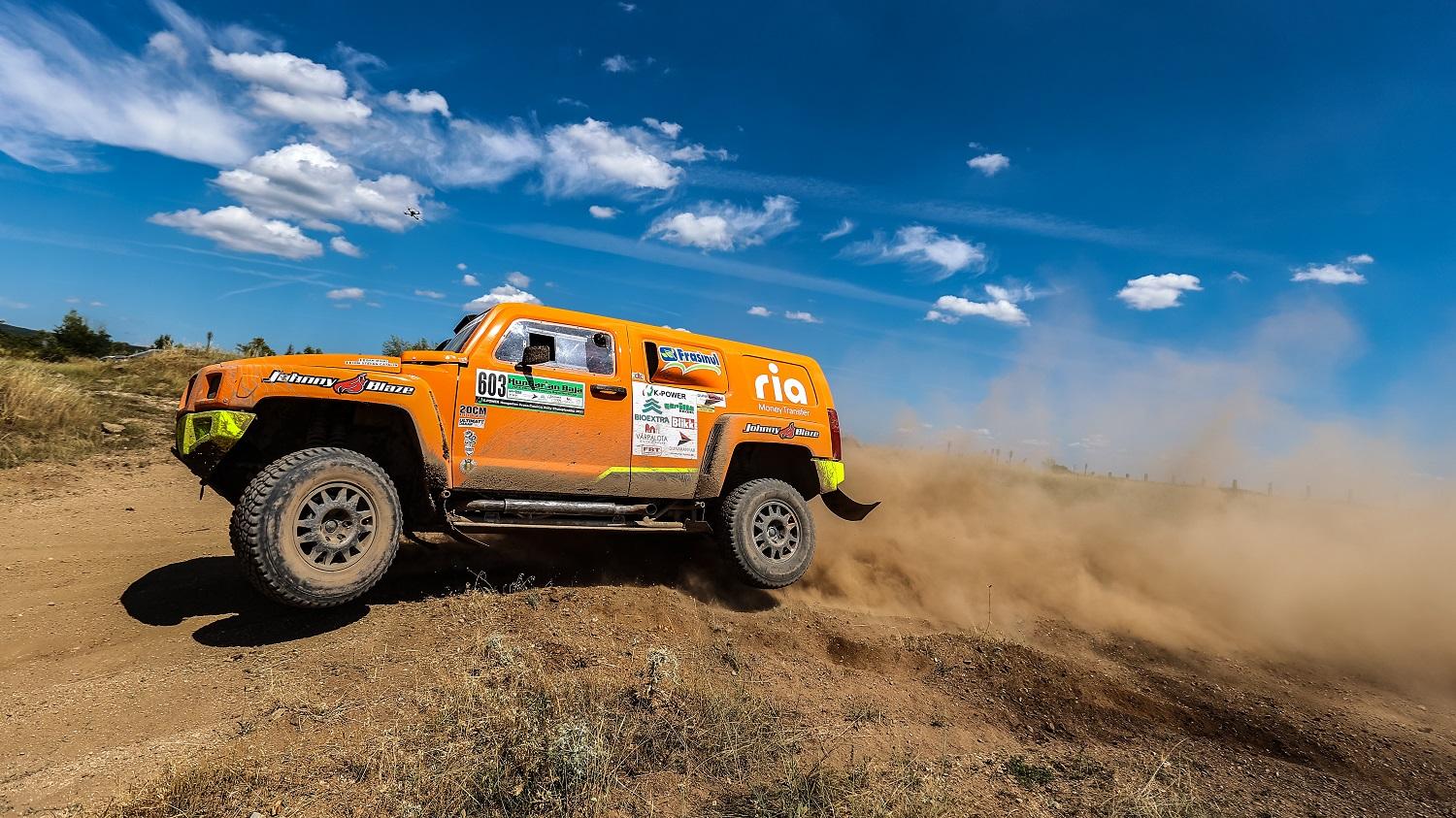 În cursa spre Dakar, echipa formată din Mihai Ban și Cheloo a înregistrat primul mare succes la o etapă de Campionat Mondial În cursa spre Dakar, echipa formată din Mihai Ban și Cheloo a înregistrat primul mare succes la o etapă de Campionat Mondial