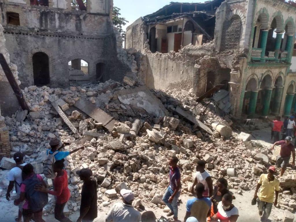 Cutremur major în Haiti, cu magnitudinea de 7,2. Sunt cel puțin 227 de morți, numeroase clădiri s-au prăbușit VIDEO