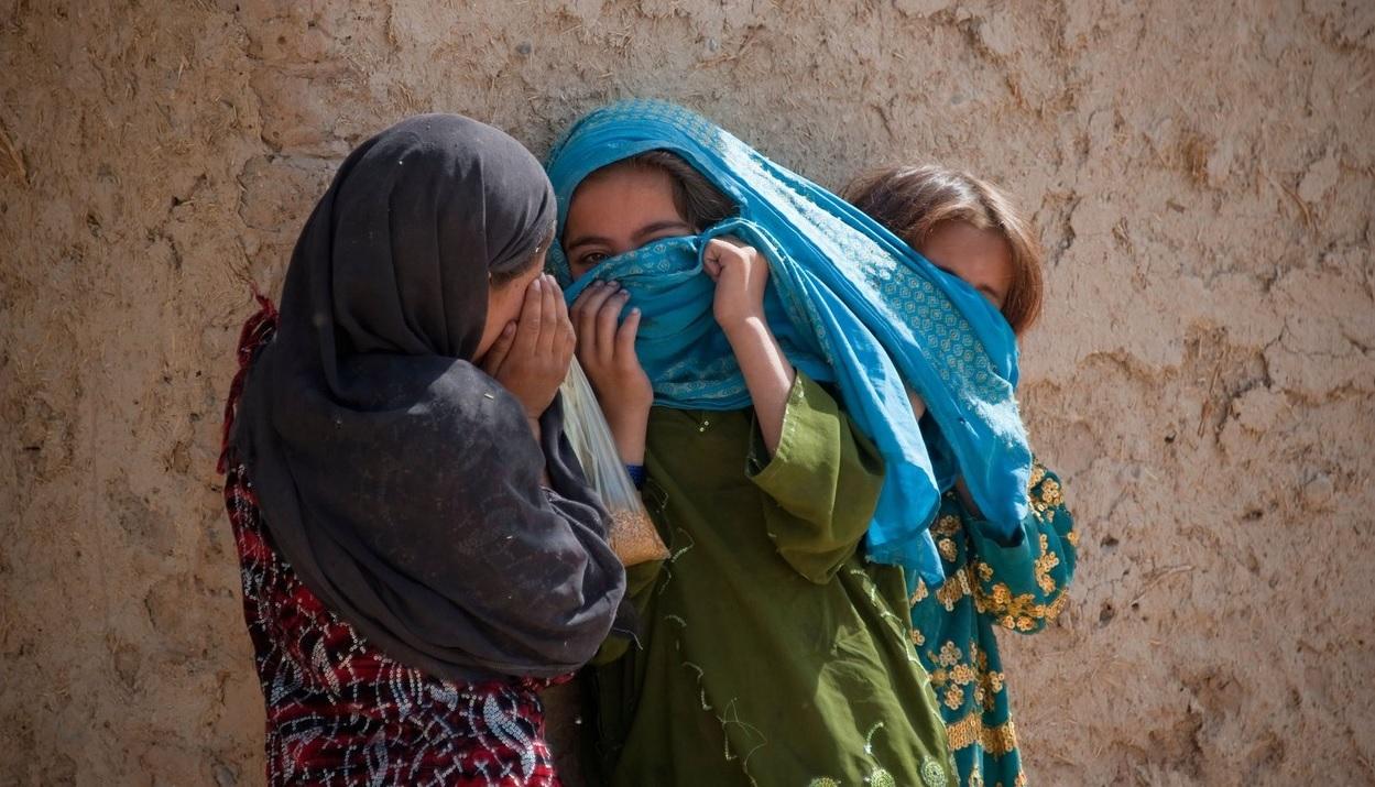 Mărturiile unei tinere despre situaţia din Afganistan