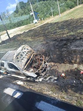 O maşină a luat foc pe DN7, în judeţul Argeş