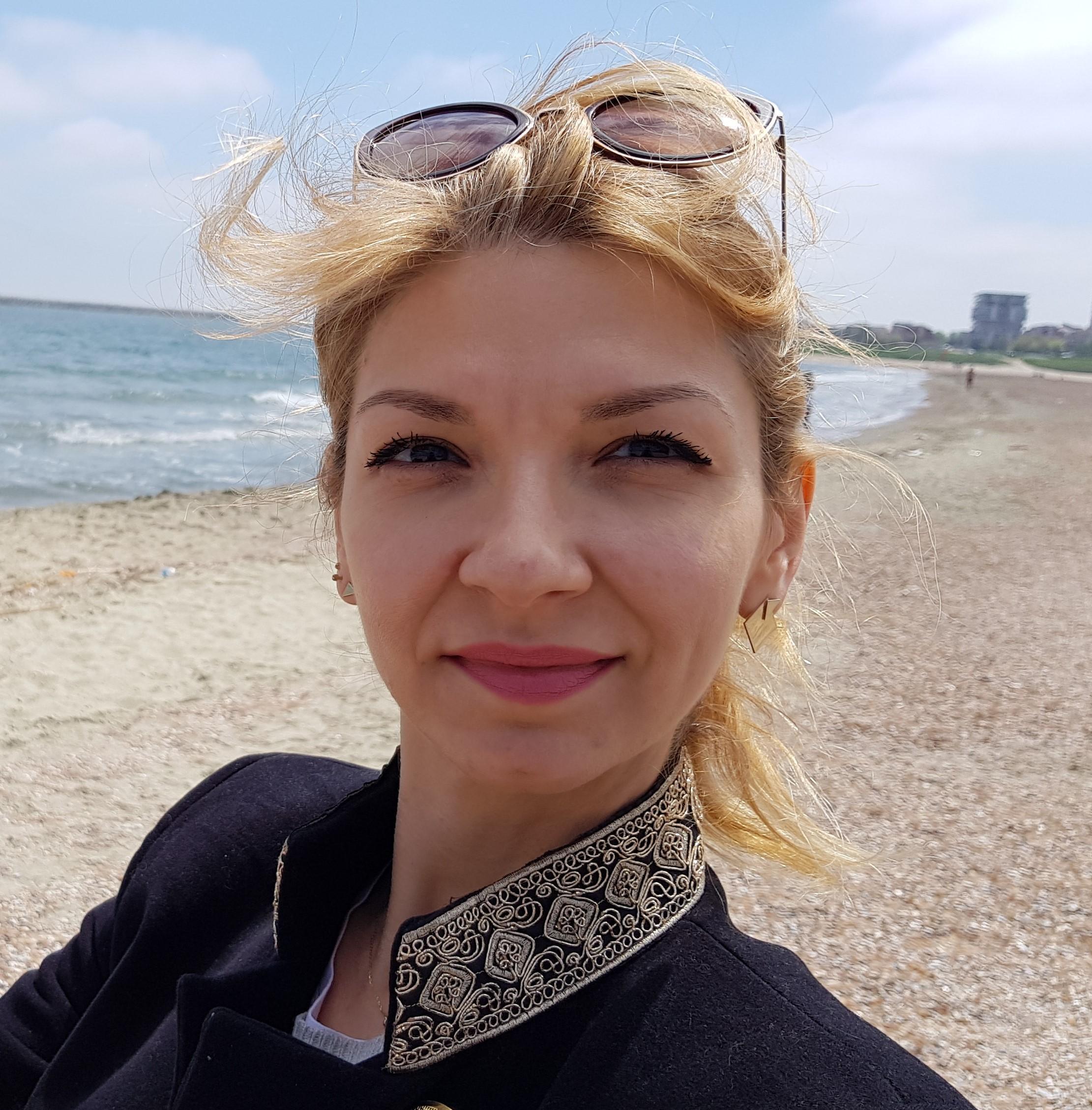 Ana Constantin Ana Constantin