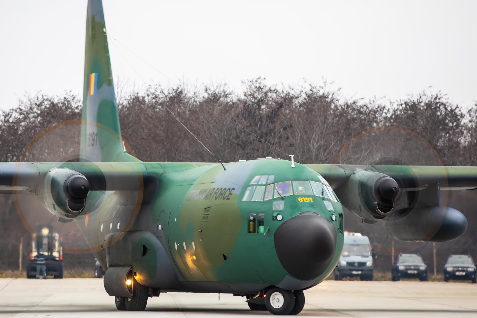 Un român a fost evacuat din Kabul, cu o aeronavă C-130 Hercules, şi dus în Pakistan