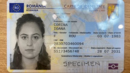 Primele imagini cu noile buletine cu cip, emise de astăzi. Cum vor arăta cărţi de identitate electronice