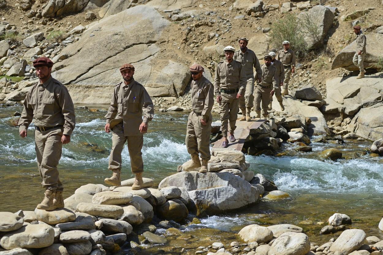 Ce se întâmplă în Valea Panjshir, ultima regiune liberă din Afganistan. Forțe de securitate afgane se adună în zonă sub conducerea fiului unui erou națioal