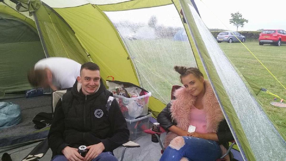 Georgia Crowther are o relaţie cu Calvin Home şi doi copii sănătoşi