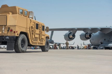 Americanii trimit avioane comerciale pentru a ajuta la evacuările din Afganistan