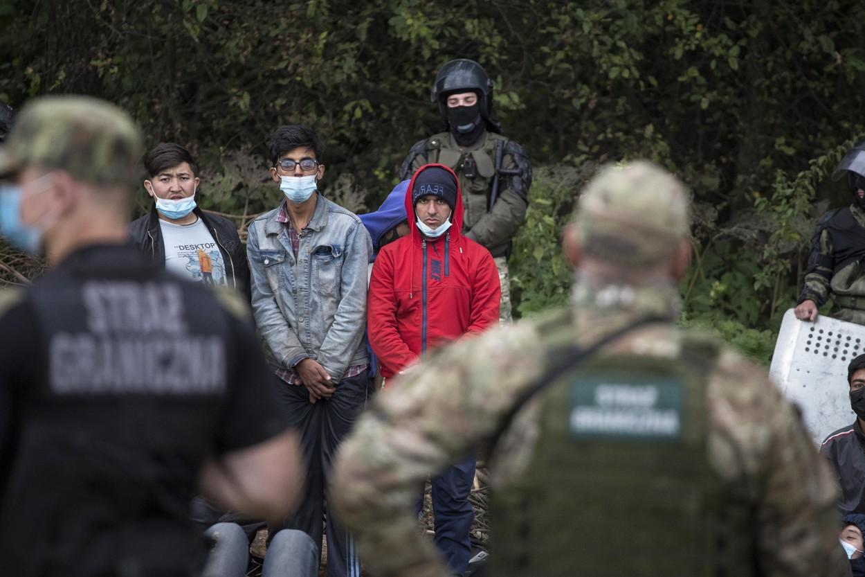 Belarus se răzbună. Cum aduce migranți cu avionul din Siria, Afganistan și Africa de Vest și-i împinge peste graniță în UE