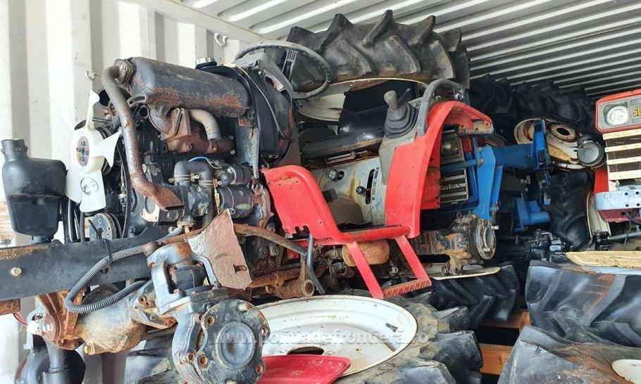Dosar penal, după ce poliţiştii de frontieră au descoperit în Portul Constanţa un container plin cu fier vechi Containerul cu fier vechi ar urma să fie returnat societăţii din Japonia