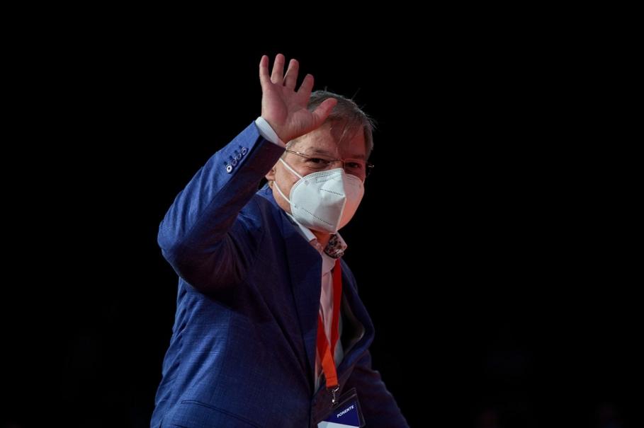 Dacian Cioloş a anunţat că USR PLUS nu intenţionează să iasă de la guvernare Dacian Cioloş a anunţat că USR PLUS nu intenţionează să iasă de la guvernare