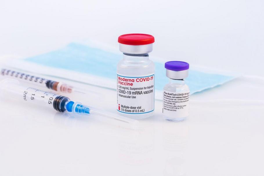 Japonia a suspendat noi loturi de vaccin Moderna, după descoperirea unor “substanţe străine” în fiole nefolosite Japonia a suspendat noi loturi de vaccin Moderna, după descoperirea unor “substanţe străine” în fiole nefolosite