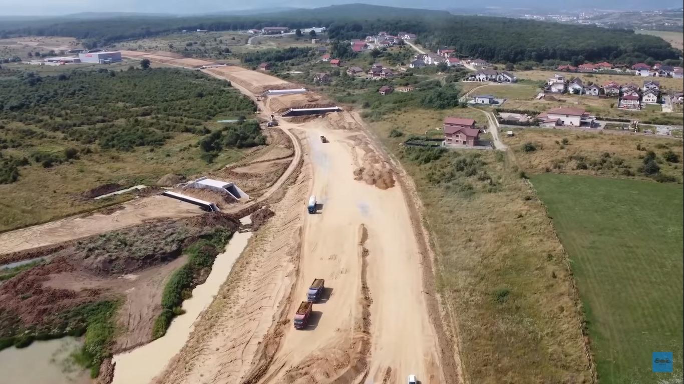 Unul dintre cele mai impresionante proiecte în construcţie din România. Imagini cu viaductul de la Tălmăcel. FOTO şi VIDEO