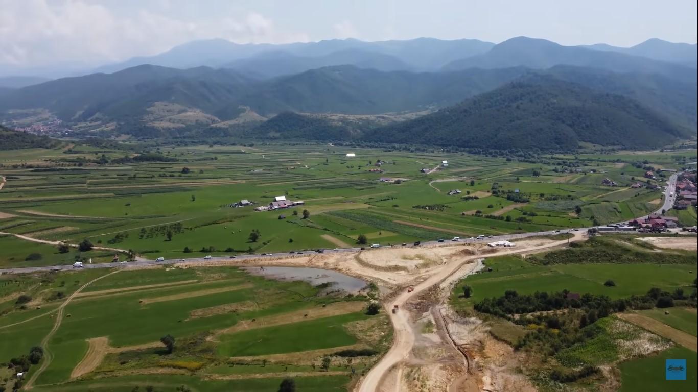 Unul dintre cele mai impresionante proiecte în construcţie din România. Imagini cu viaductul de la Tălmăcel. FOTO şi VIDEO