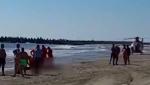 Bărbatul care a sărit în mare, la Neptun, să-și salveze fiul de 12 ani a murit. Nu știa să înoate, iar curenții l-au tras în larg