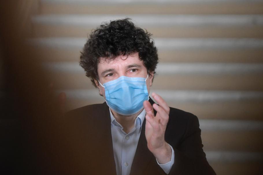 Nicuşor Dan, întrebat cum va face rost Primăria de bani pentru achiziţia ELCEN: Nu vor exista bani dacă Guvernul nu ne ajută Nicuşor Dan, întrebat cum va face rost Primăria de bani pentru achiziţia ELCEN: Nu vor exista bani dacă Guvernul nu ne ajută