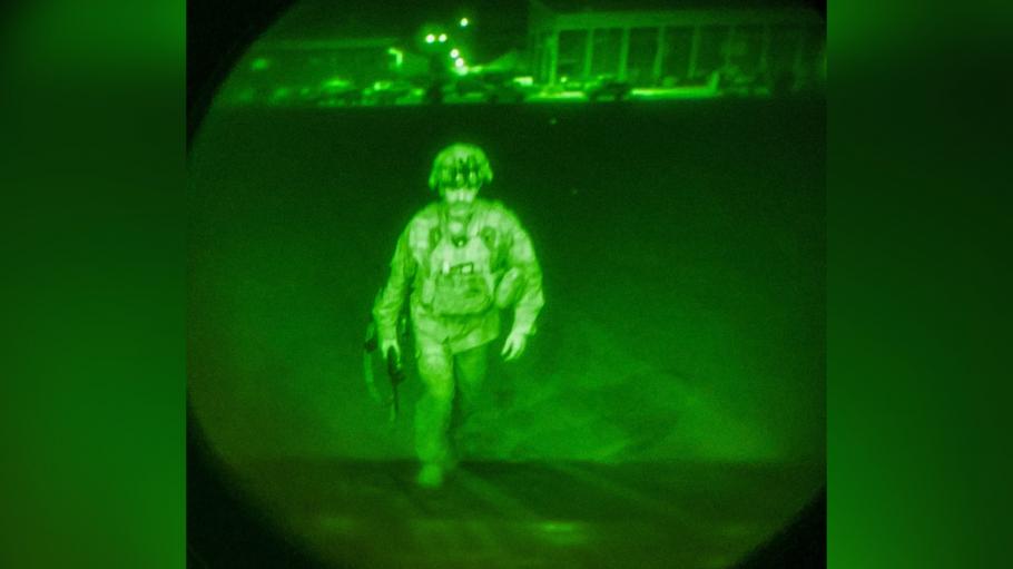 general-maior Chris Donahue ultimul militar al SUA care a părăsit Afganistanul