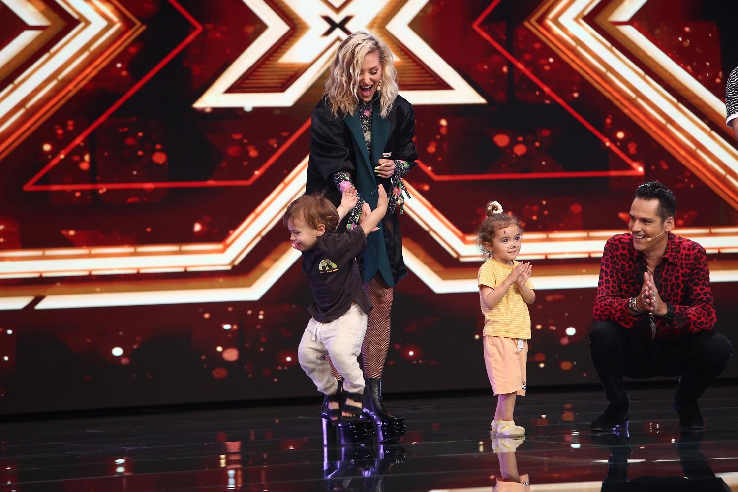 Delia are parte de doză dublă de energie la filmările X Factor, sezonul 10 Delia are parte de doză dublă de energie la filmările X Factor, sezonul 10