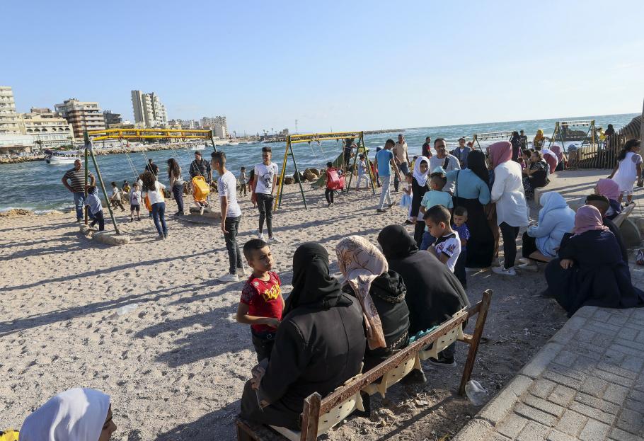 O navă de salvare cu 257 de migranţi la bord a acostat în portul italian Trapani O navă de salvare cu 257 de migranţi la bord a acostat în portul italian Trapani