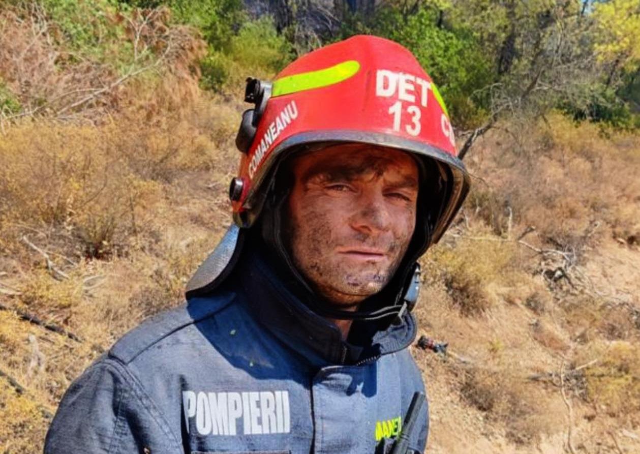 Imagine emoţionantă postată de DSU, după prima misiune a pompierilor români în Grecia: "A fost ceva aparte, extrem de dificil"