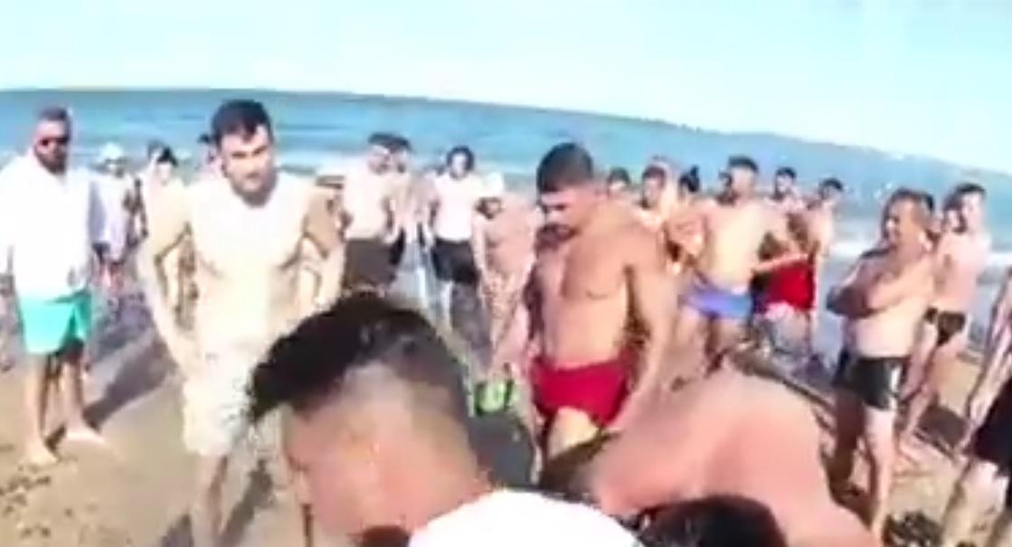 Misiune de salvare contracronometru, pe plaja din Constanţa: salvamarii au reuşit să readucă la viaţă un bărbat de 54 de ani