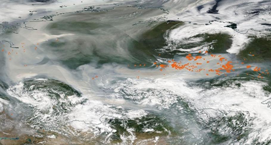 Fumul incendiilor de vegetație atinge Polul Nord, pentru prima oară de când se înregistează date Fumul incendiilor de vegetație atinge Polul Nord, pentru prima oară de când se înregistează date