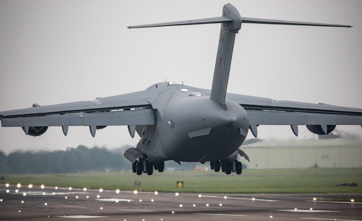 Primul avion căruia i se permite să aterizeze pe aeroportul din Kabul, după plecarea americanilor. Vine o echipă tehnică din Qatar Primul avion căruia i se permite să aterizeze pe aeroportul din Kabul, după plecarea americanilor. Vine o echipă tehnică din Qatar