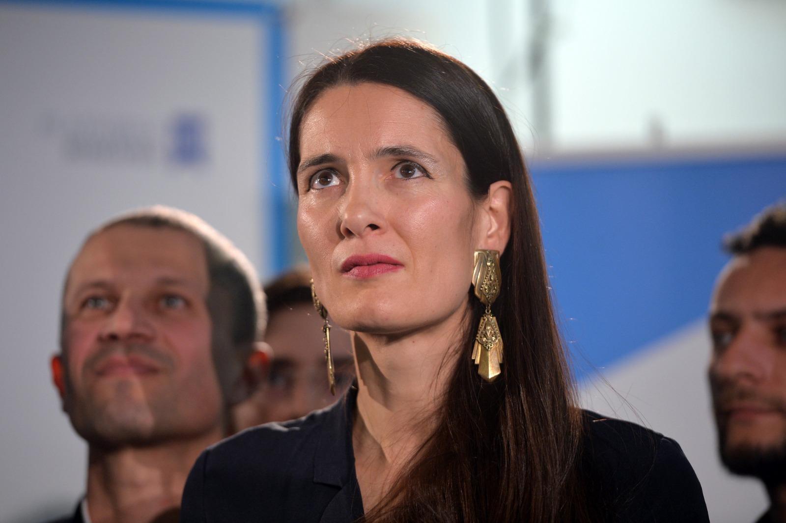 Valuri de reacţii după revocarea lui Stelian Ion. Clotilde Armand: "Cîţu a dat foc coaliţiei" / Cioloş: "Acesta nu mai e un guvern de coaliţie" Valuri de reacţii după revocarea lui Stelian Ion. Clotilde Armand: "Cîţu a dat foc coaliţiei" / Cioloş: "Acesta nu mai e un guvern de coaliţie"