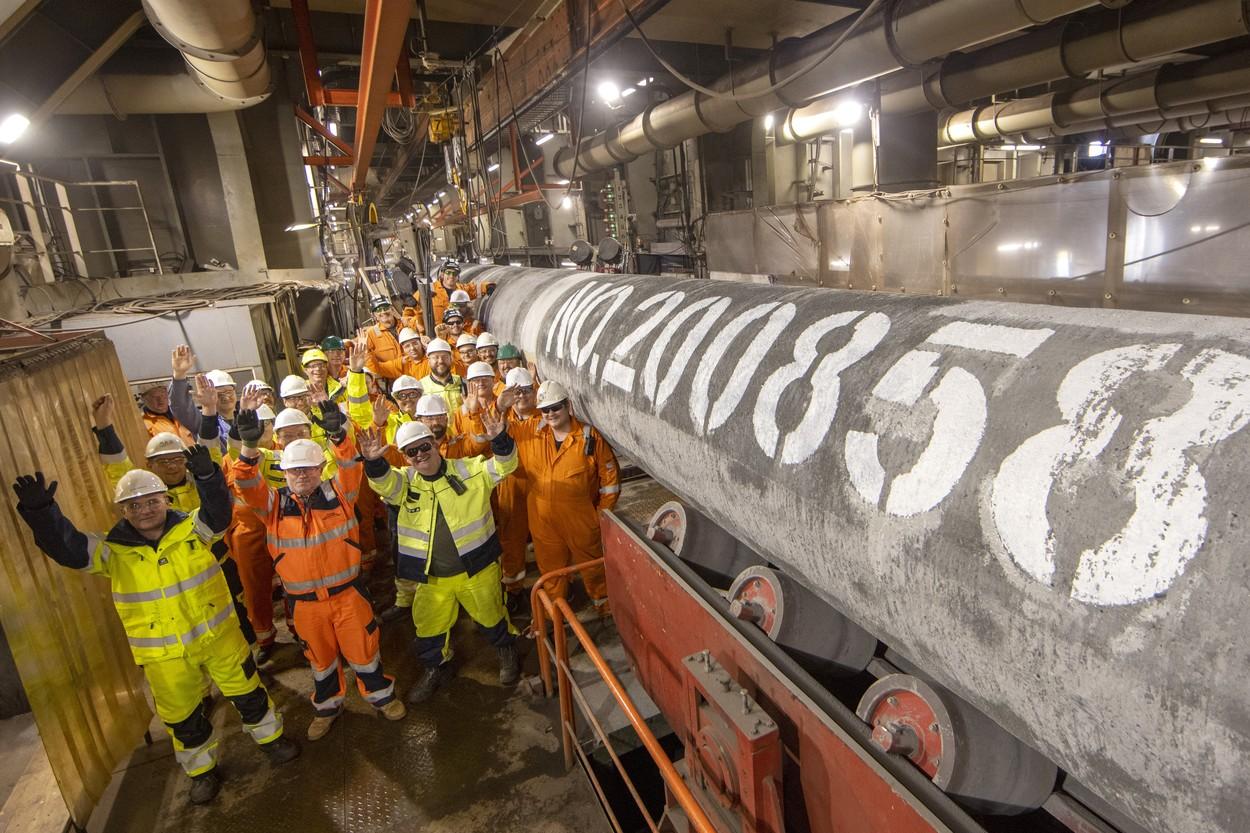 Rusia anunță finalizarea gazoductului Nord Stream 2 după 5 ani. Povestea proiectului de 11 miliarde de dolari care a divizat Europa Rusia anunță finalizarea gazoductului Nord Stream 2 după 5 ani. Povestea proiectului de 11 miliarde de dolari care a divizat Europa