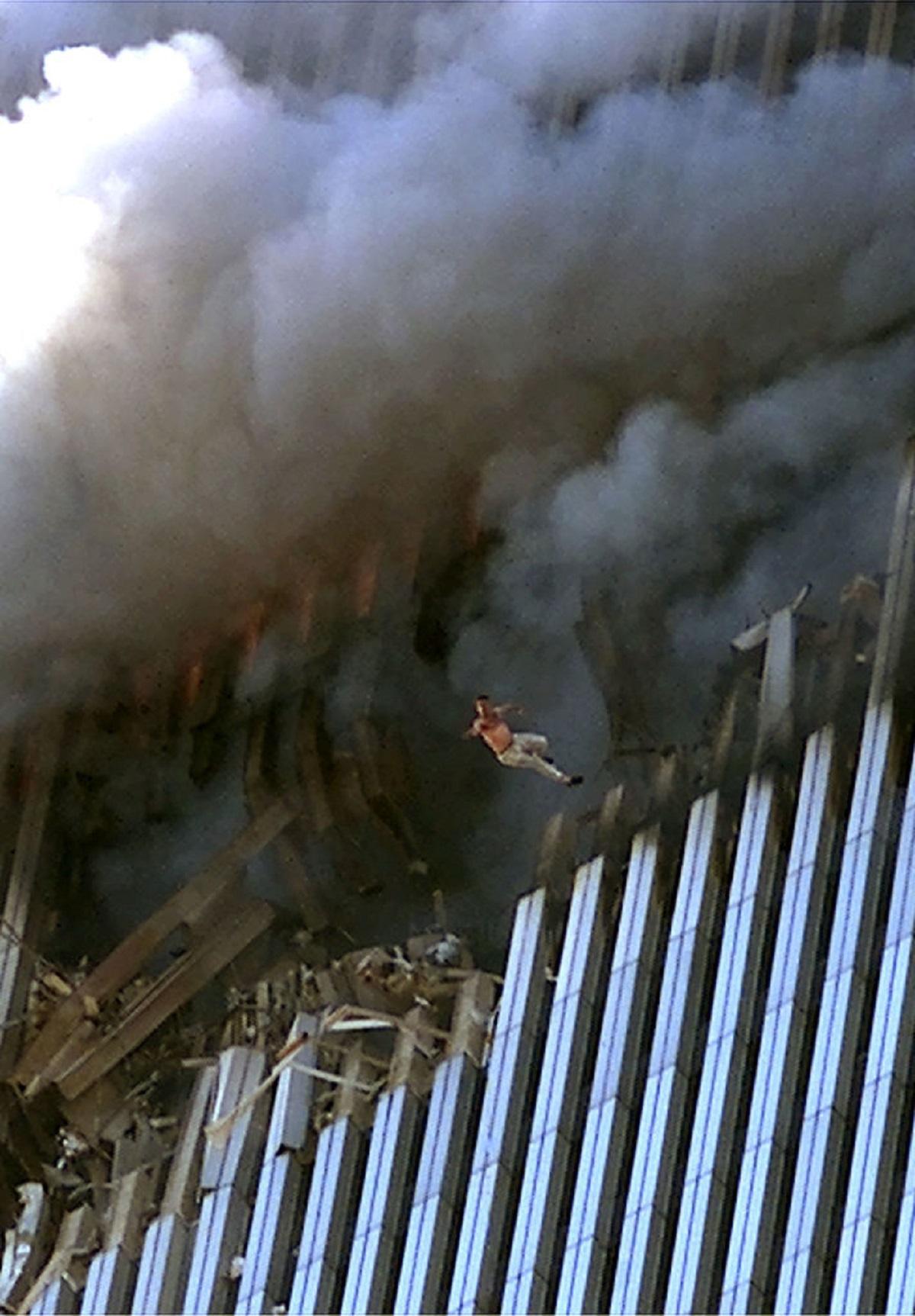 Oamenii sar din Turnurile Gemene, 11 septembrie 2001