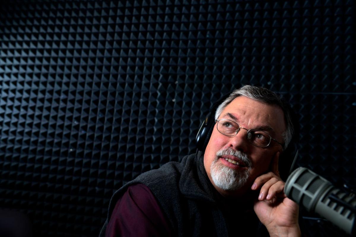 Bob Enyart, prezentator radio Bob Enyart, prezentator radio