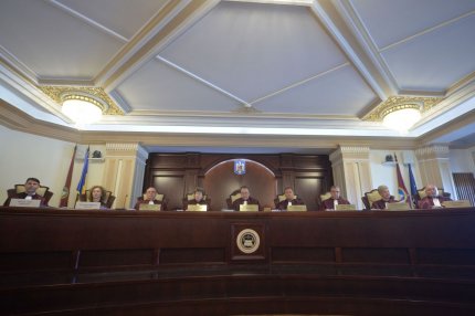 Curtea Constituţională va dezbate în 28 septembrie, după Congresul PNL, sesizarea privind moţiunea de cenzură - oficial